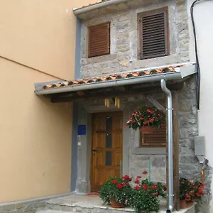 Antonia & Arian Apartman